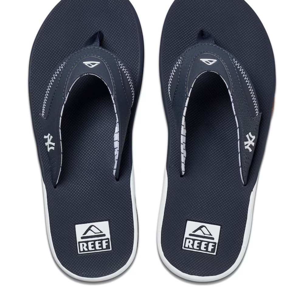NY Yankees REEF Mens’ Dark Blue Sandals Size 9 Fanning X MLB NEW